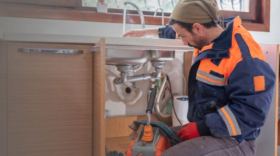 Local expert plumbing services in Campbellton, TX